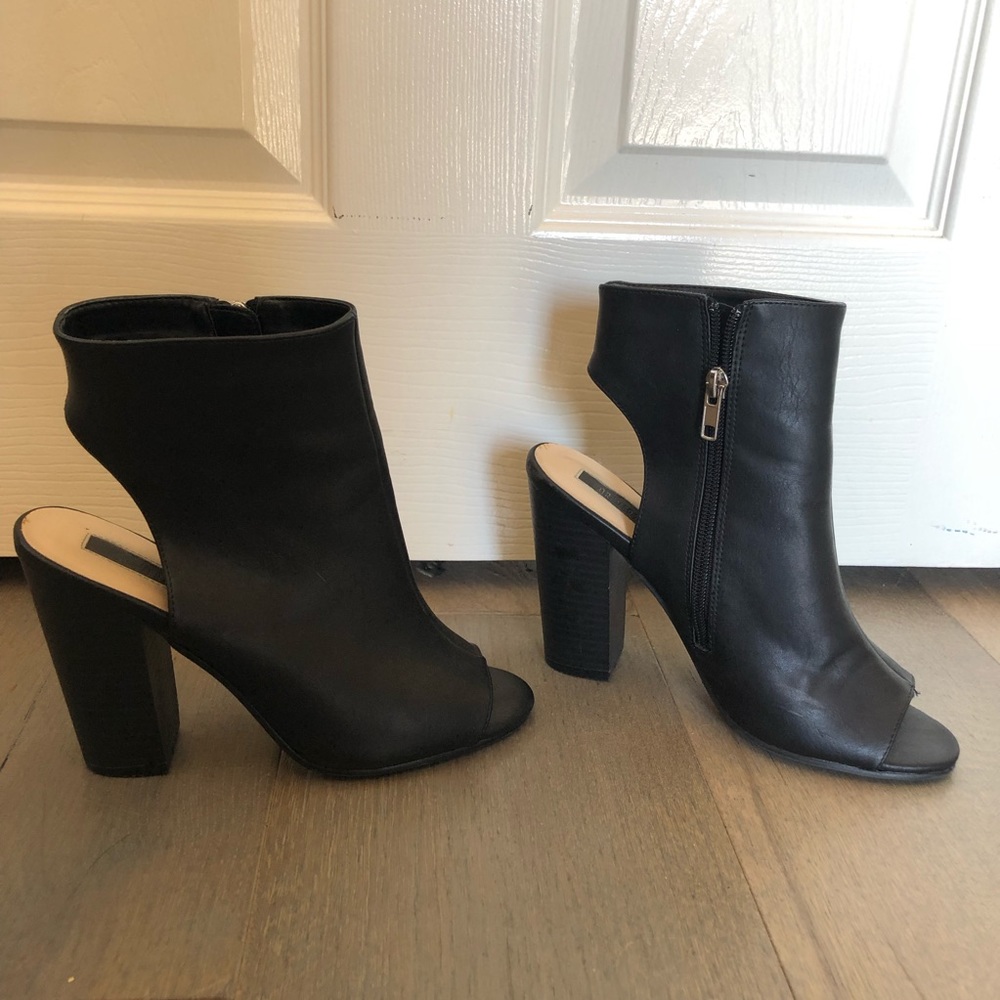 Heels - Picture 3 of 3